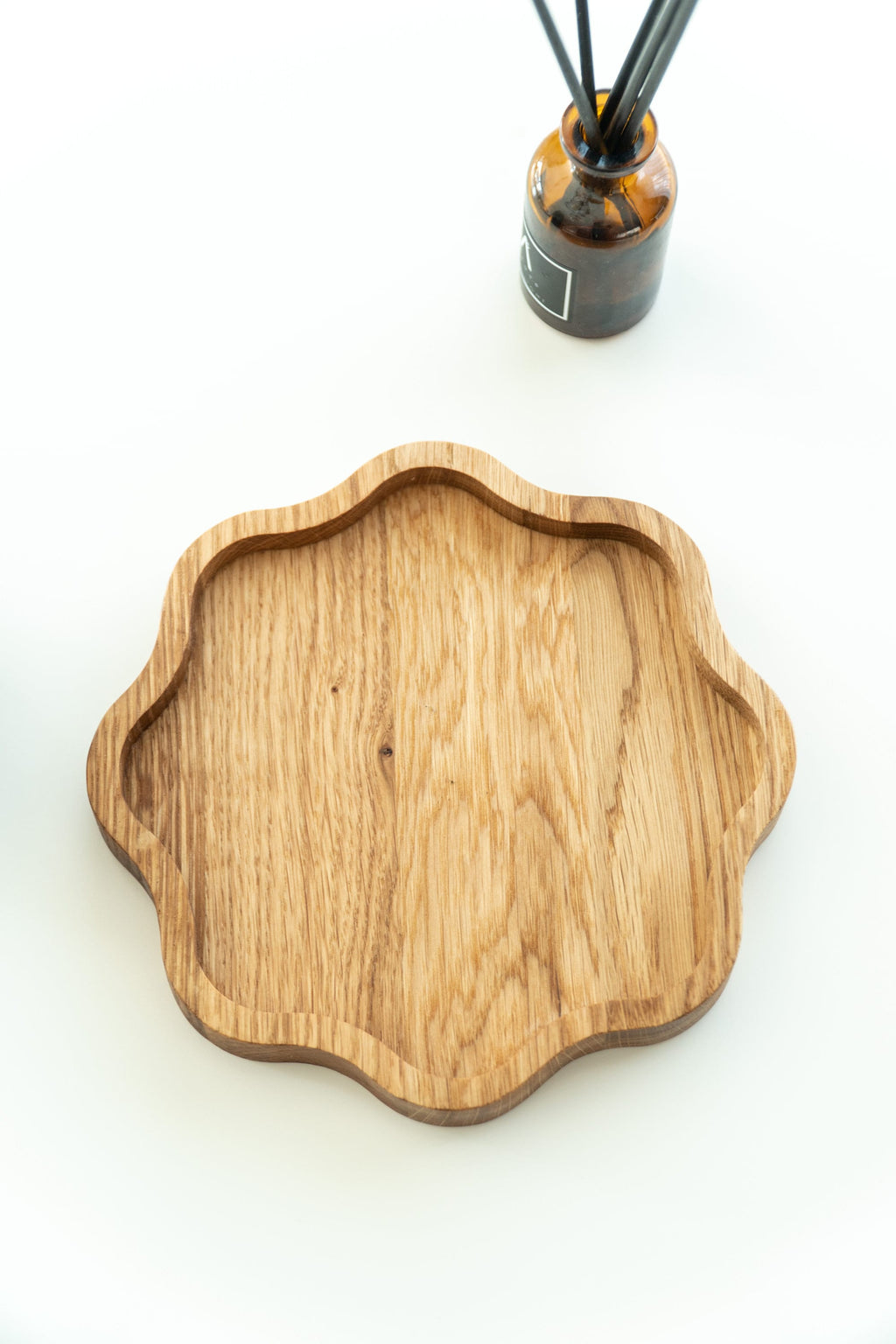 Oak Catchall Tray: Rustic Hardwood Organizer, Modern Design